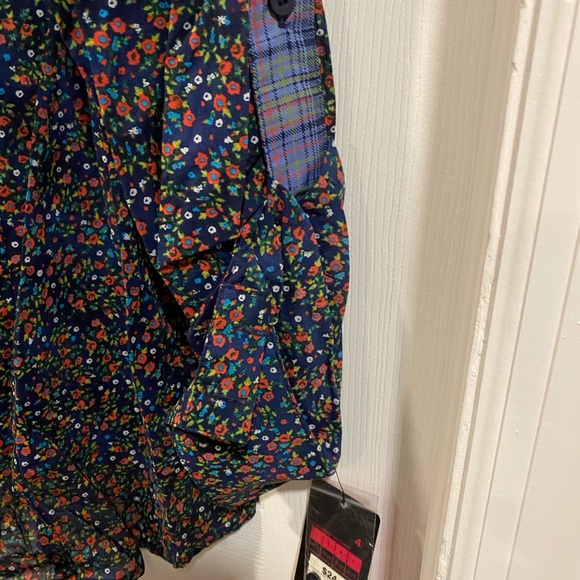 Pure Energy Printed Blouse - Picture 2 of 3